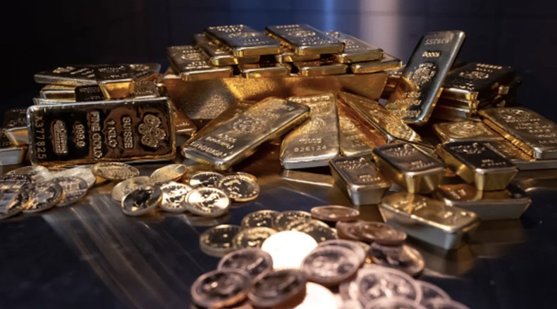 Giá vàng giảm dưới áp lực đồng USD mạnh lên, quỹ SPDR Gold Trust bán ròng