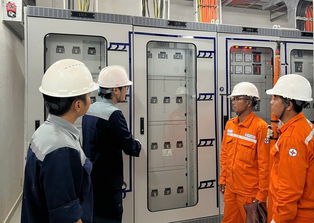 Đẩy mạnh tiết kiệm điện để bảo đảm an ninh năng lượng...