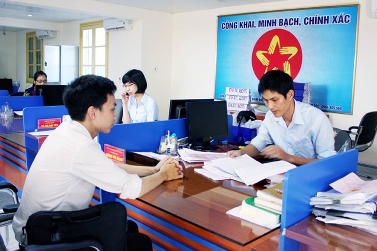 Ch&iacute;nh phủ th&uacute;c cắt giảm thủ tục, dồn lực 4...