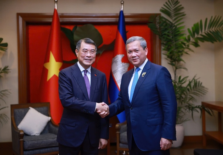 Thủ tướng L&ecirc; Minh Hưng gặp Thủ tướng Campuchia Hun Manet