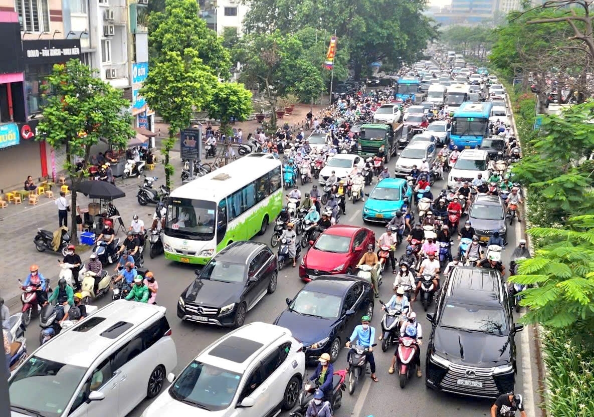 Bộ X&acirc;y dựng y&ecirc;u cầu tăng cường vận tải, bảo đảm...