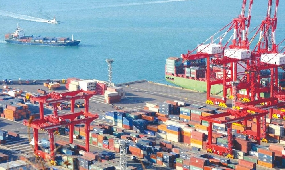 C&aacute;n c&acirc;n thương mại đảo chiều, 2 th&aacute;ng đầu năm...