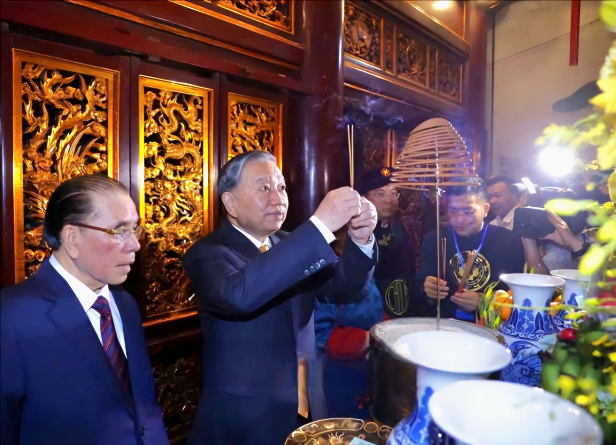 L&atilde;nh đạo Đảng, Nh&agrave; nước d&acirc;ng hương Giỗ Tổ...