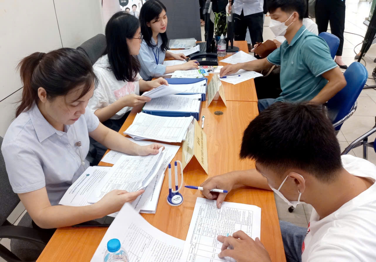 Mức đóng bảo hiểm thất nghiệp cao nhất năm 2026 lên đến hơn 106 triệu đồng