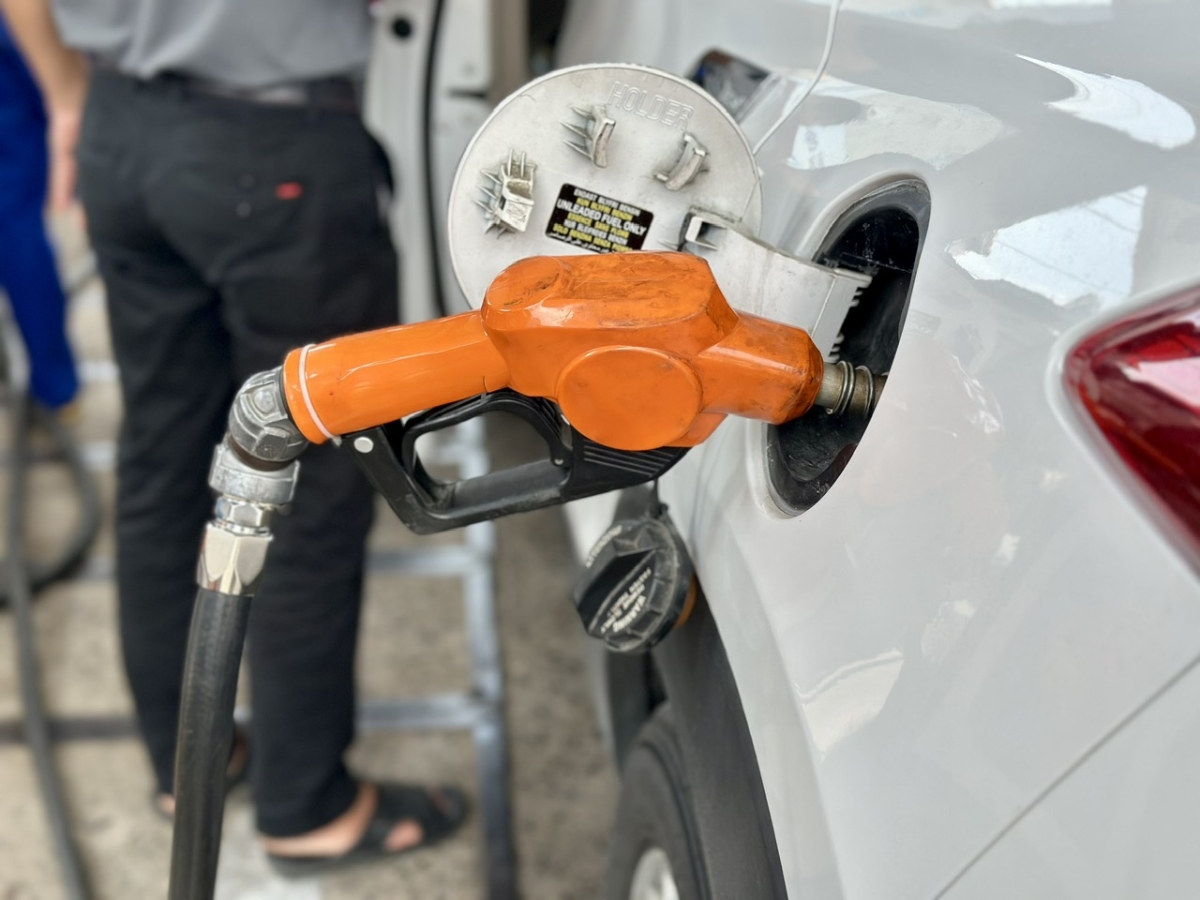 Ch&iacute;nh phủ hạ thuế nhập khẩu ưu đ&atilde;i xăng dầu xuống...