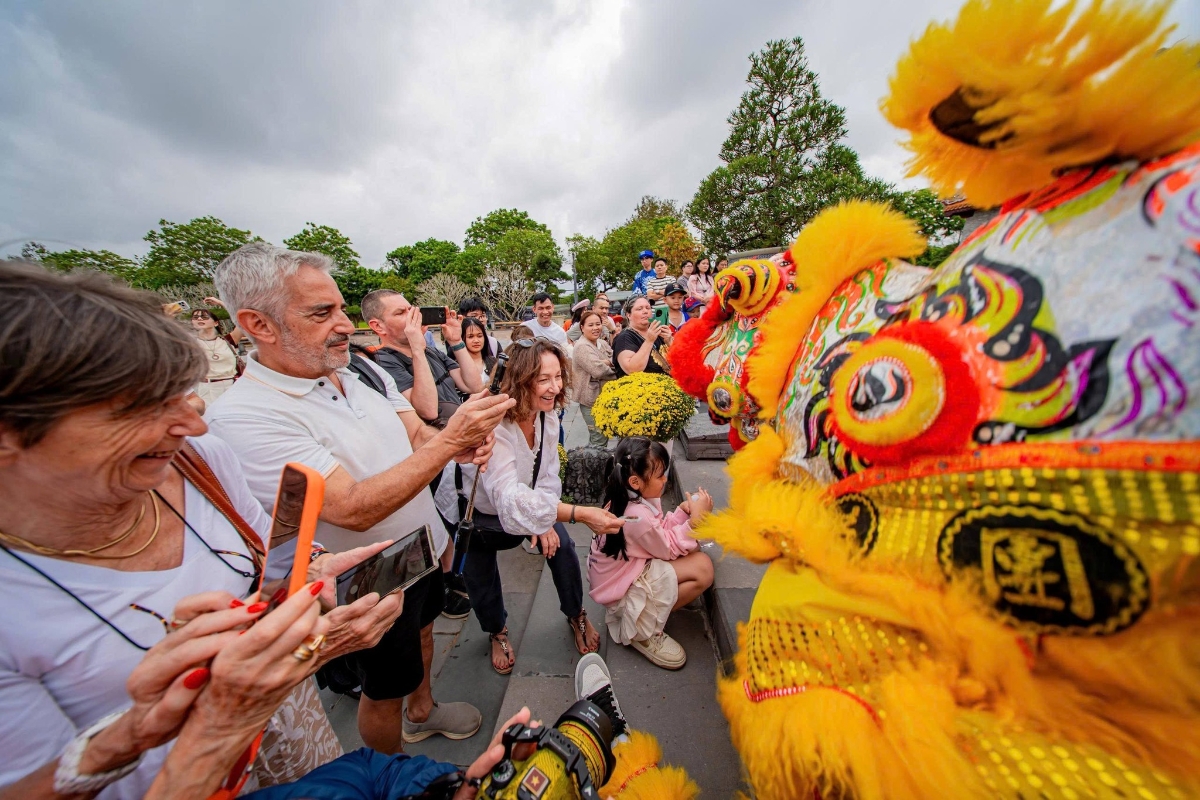 Du lịch cả nước khởi sắc mạnh mẽ dịp Tết Nguyên...