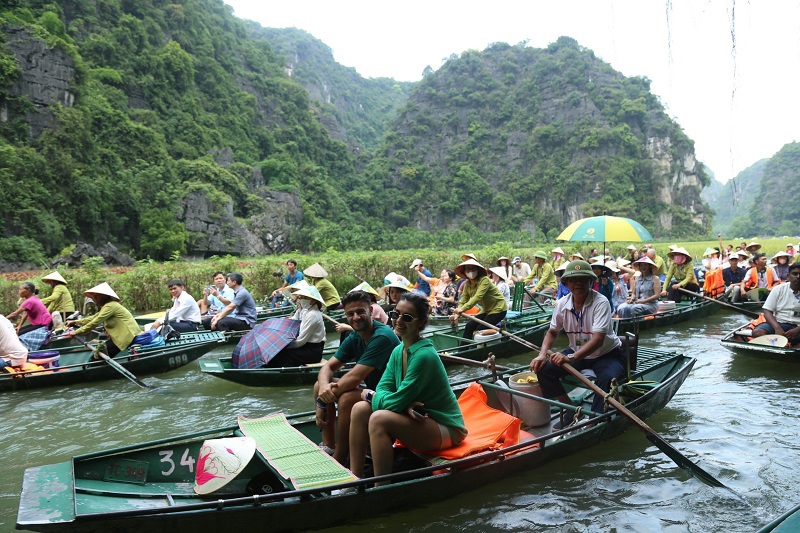 Ninh Bình đón gần 15 triệu lượt du khách, thu hơn 13.300 tỷ đồng