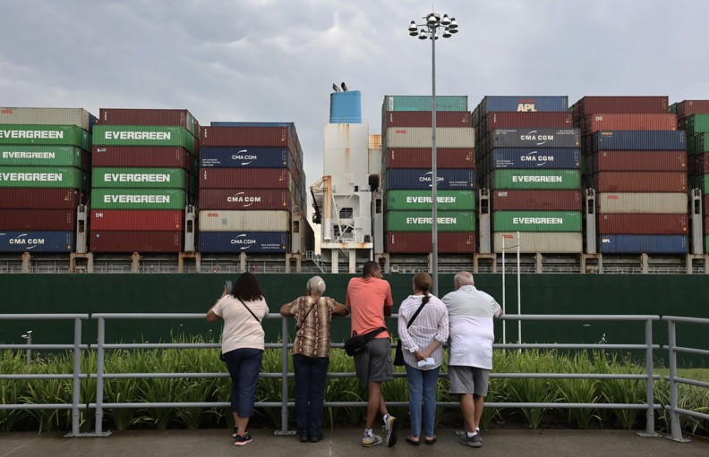 Những dấu hiệu ảm đạm đằng sau số liệu GDP tốt hơn dự báo của Mỹ