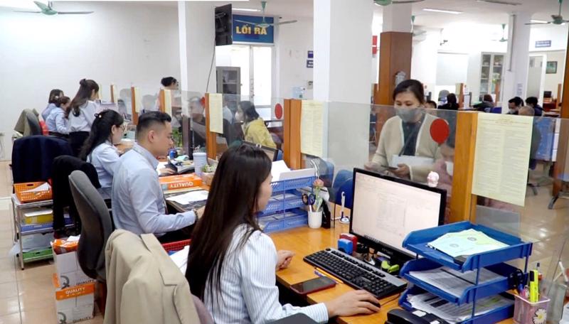 Các trường hợp người lao động bị và không bị chấm dứt hưởng trợ cấp thất nghiệp