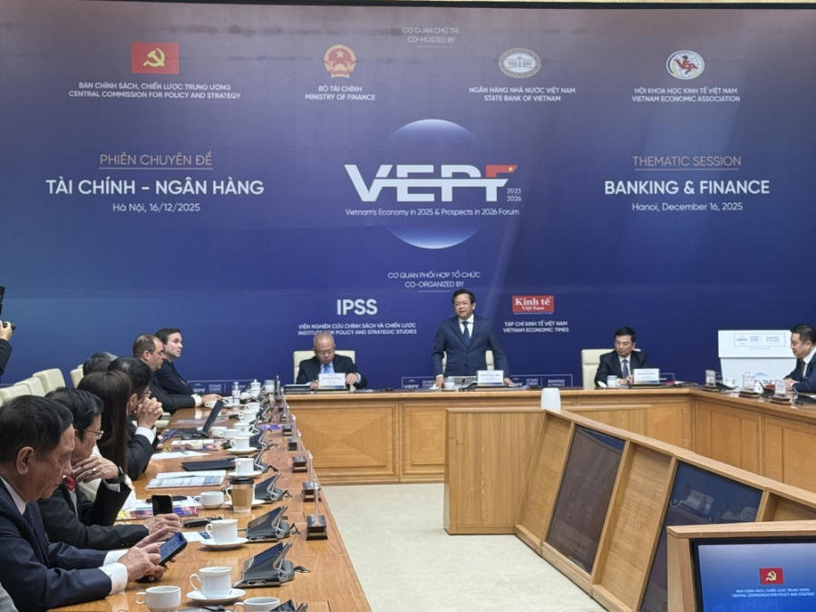 Tăng trưởng hai con số kh&ocirc;ng thể dựa m&atilde;i v&agrave;o t&iacute;n dụng ng&acirc;n h&agrave;ng