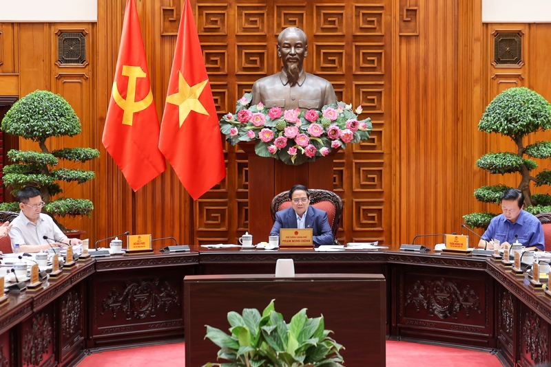Thủ tướng: Thích ứng linh hoạt và hiệu quả với tình hình để đạt tăng trưởng 8,3-8,5%