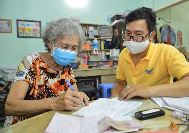 Sau hợp nhất, lịch chi trả lương hưu tháng 8 tại TP.HCM có thay đổi?